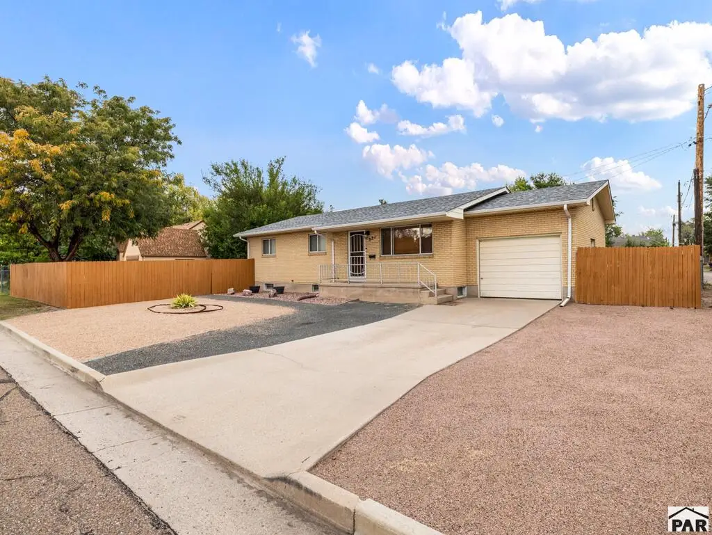 321 W Adams Ave, Pueblo, CO 81004 - #1