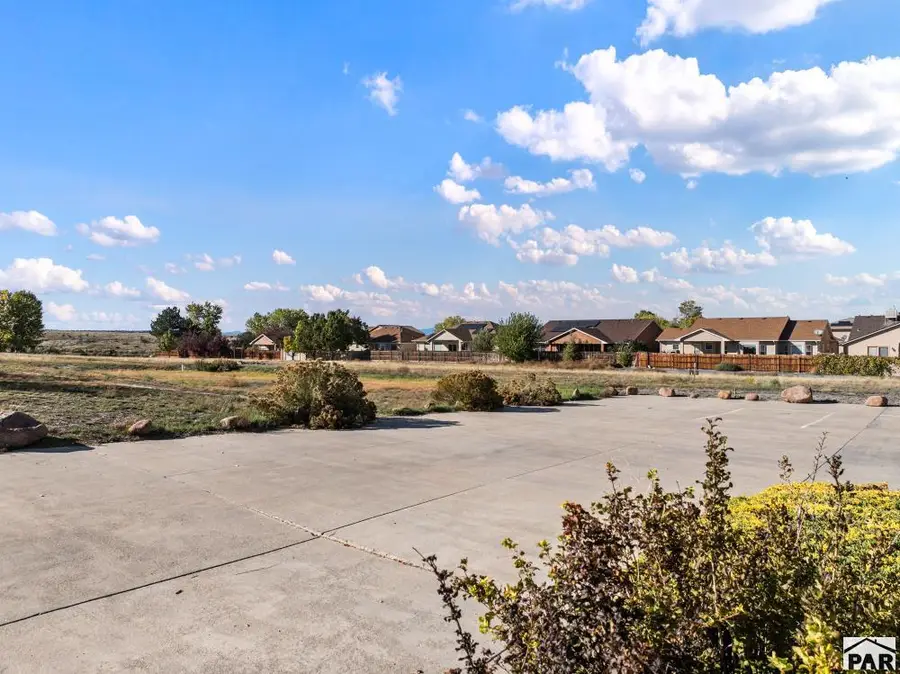 5425 Siena Dr, Pueblo, CO 81005 - #2