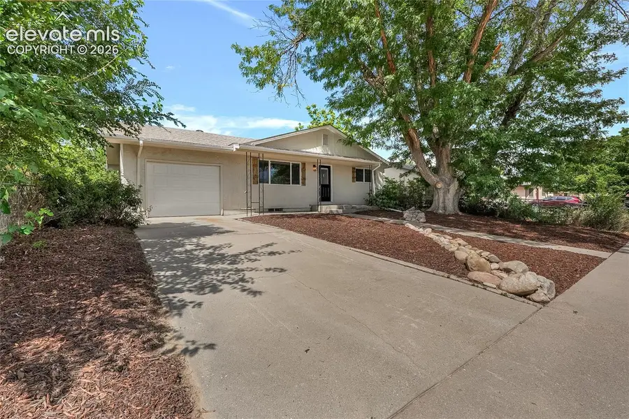 3809 Lancaster Drive, Pueblo, CO 81005 - #2