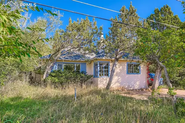 2036 Ridgeway Avenue, Colorado Springs, CO 80906