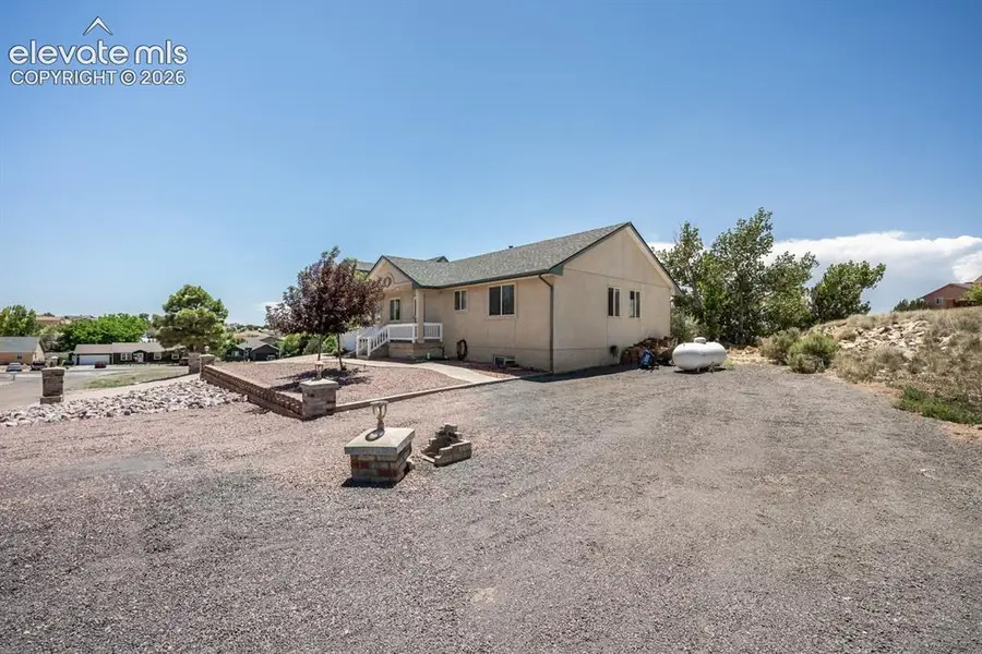 841 S Dogwood Drive, Pueblo, CO 81007 - #2