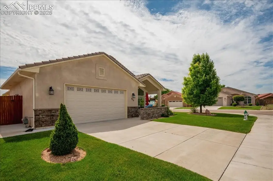 934 Aspencrest Drive, Pueblo, CO 81005 - Image #2