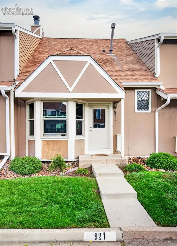 921 London Green Way, Colorado Springs, CO 80906