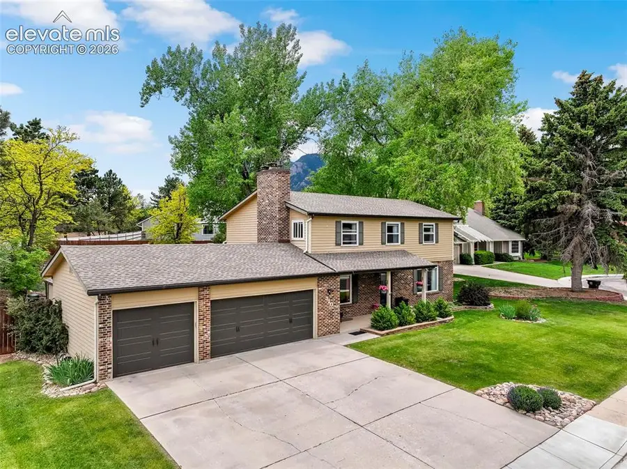 320 W Cheyenne Mountain Boulevard, Colorado Springs, CO 80906 - #2