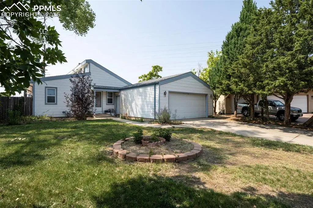 14 Crested Hill Court, Pueblo, CO 81008 - Image #1