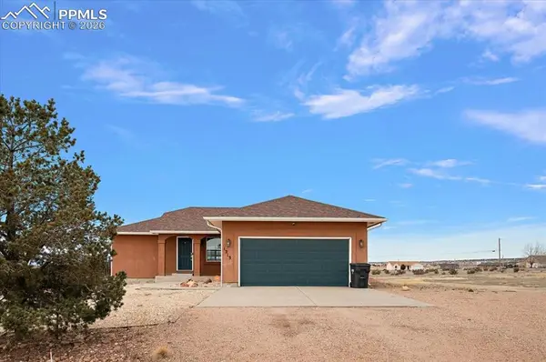 1313 N Blue Lake Lane, Pueblo, CO 81007