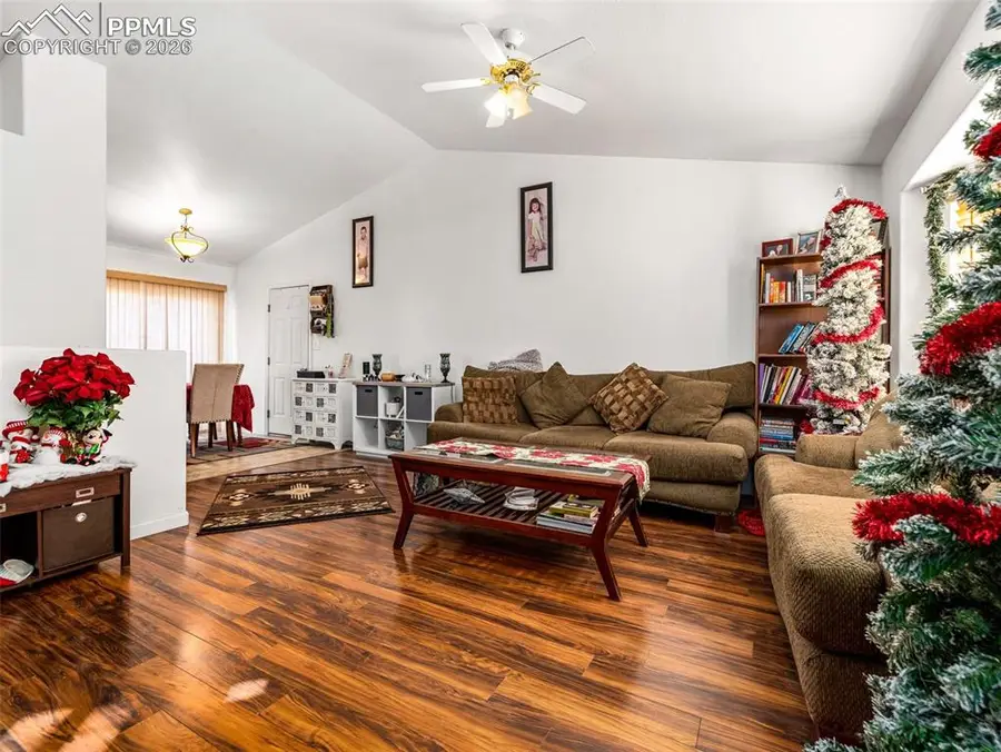734 S Legend Lane, Pueblo, CO 81007 - Image #2