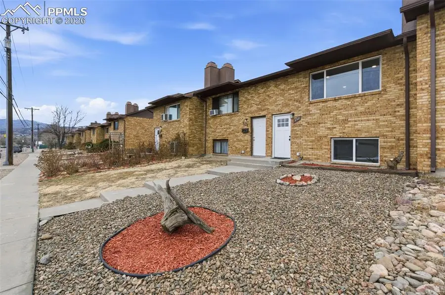 352 Mount View Lane, Colorado Springs, CO 80907 - Image #2