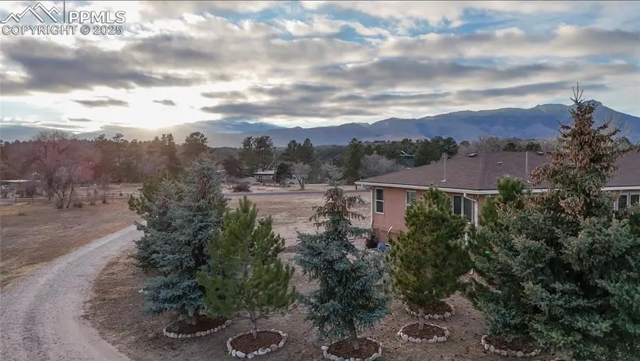 7501 Tudor Road, Colorado Springs, CO 80919 - Image #3