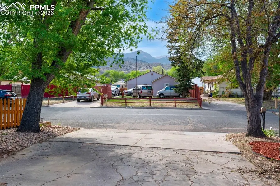 1027 Arch Street, Colorado Springs, CO 80904 - #3