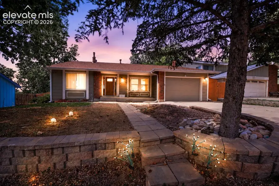 647 Red Cliff Road, Colorado Springs, CO 80906 - #2