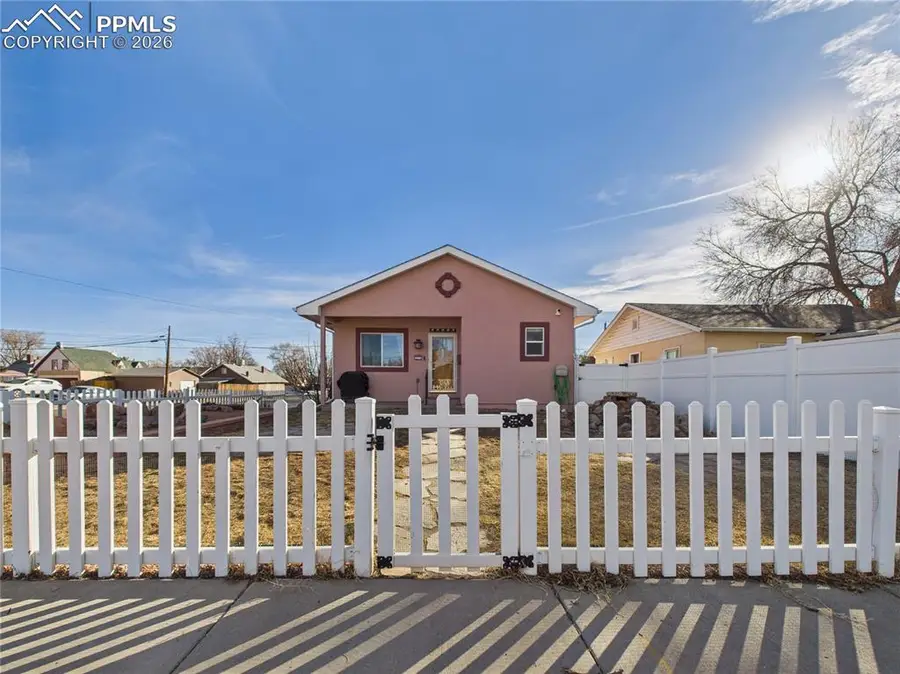 902 W 15th Street, Pueblo, CO 81003 - #2
