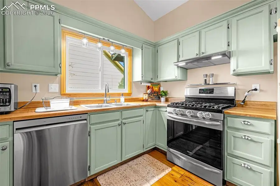 6130 Pemberton Way, Colorado Springs, CO 80919 - #2