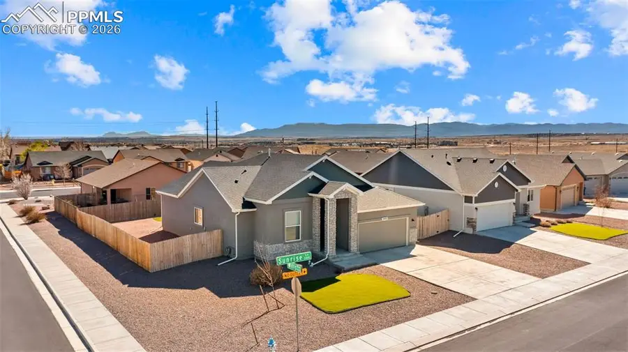 2402 Sunrise Lane, Pueblo, CO 81008 - #2