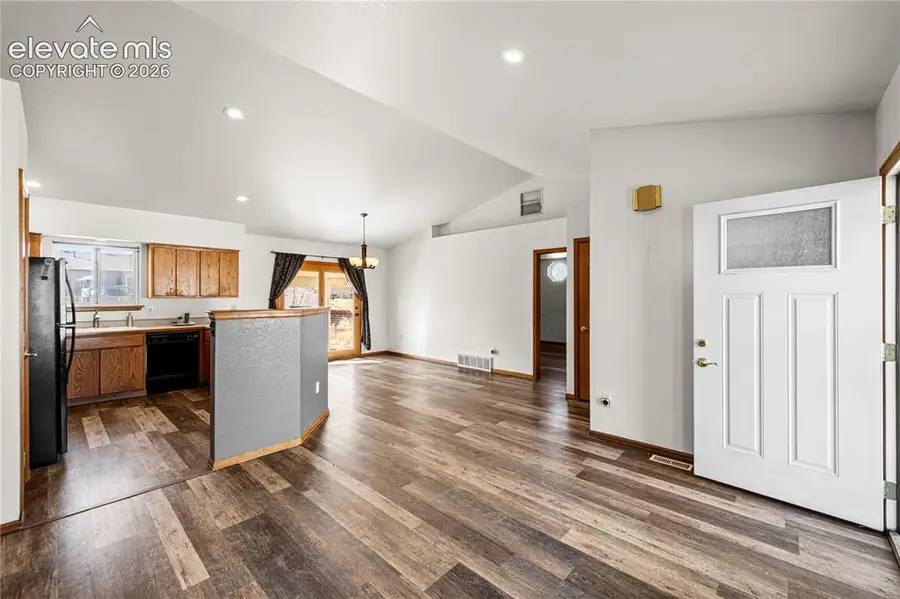 441 S Oak Creek Drive, Pueblo, CO 81007 - #3