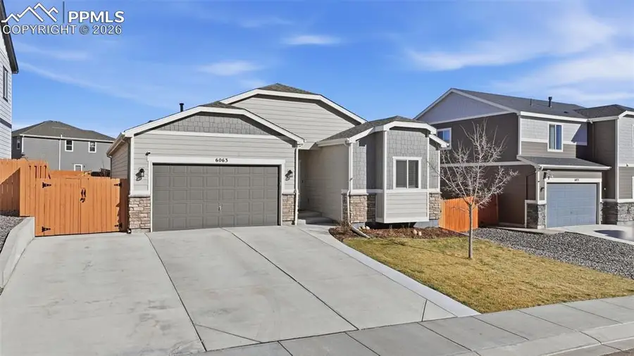 6063 Yamhill Drive, Colorado Springs, CO 80925 - #3