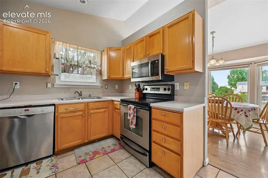 979 S Alexis Lane, Pueblo, CO 81007 - #2