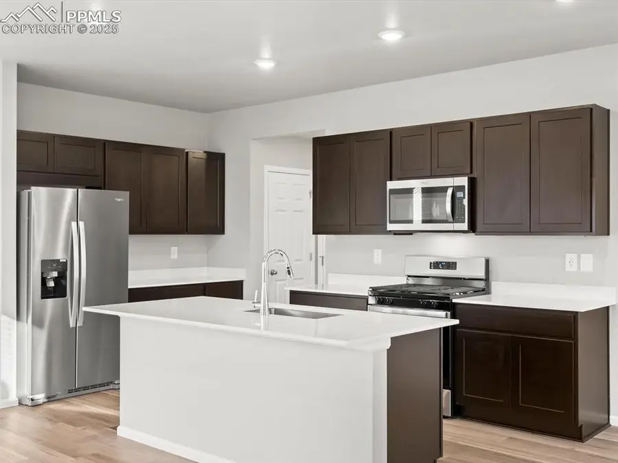 6786 Roundtail Way, Colorado Springs, CO 80925 - Image #2