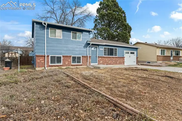 3915 Fetlock Circle, Colorado Springs, CO 80918