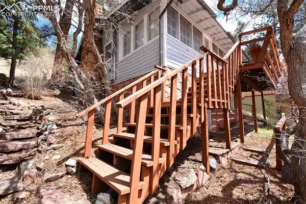 10880 Grandview Avenue, Green Mountain Falls, CO 80819