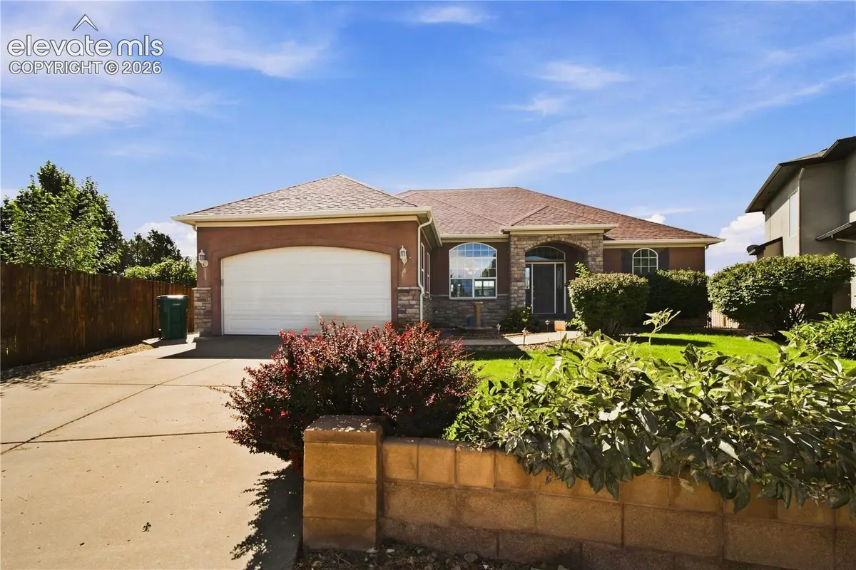 4 Hawks Point Court, Pueblo, CO 81005 - #1