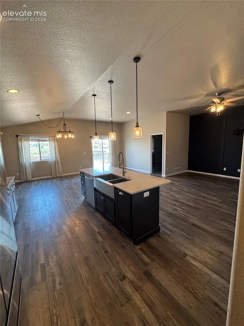822 S Espanola Drive, Pueblo, CO 81007 - #2