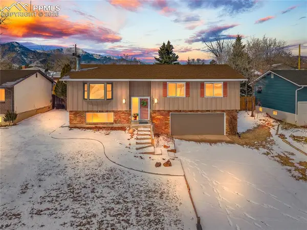 702 Paradise Lane, Colorado Springs, CO 80904