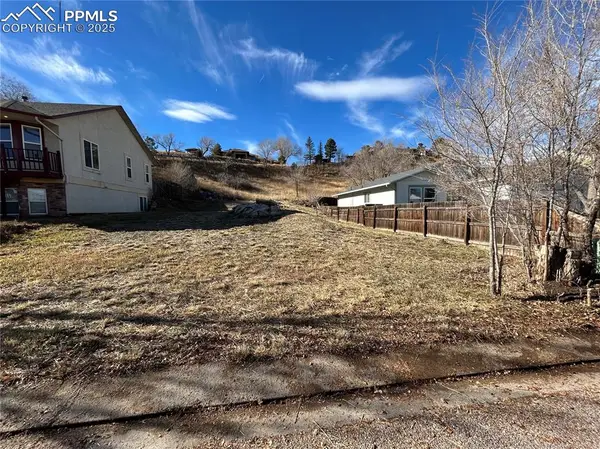 890 Columbine Avenue, Colorado Springs, CO 80904