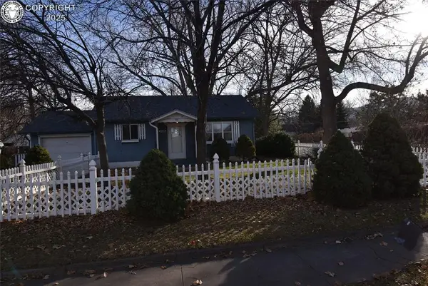 218 E Douglas Avenue, Canon City, CO 81212