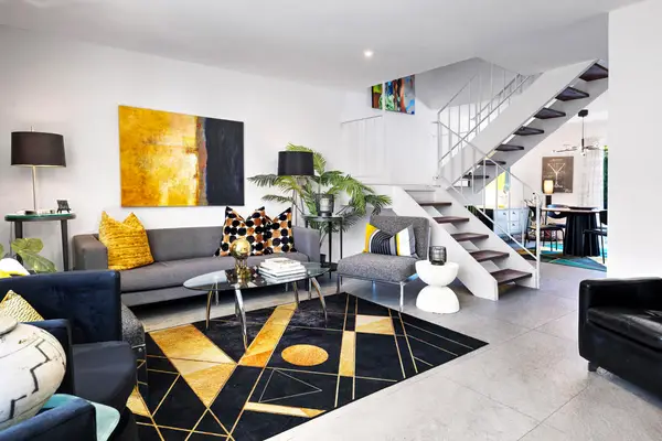 250 E Via Escuela #G, Palm Springs, CA 92262