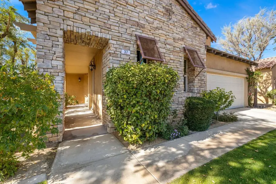 37 Shoreline Drive, Rancho Mirage, CA 92270 - #2