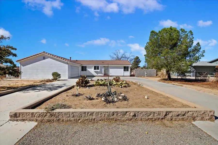 12546 Navajo Road, Apple Valley, CA 92308 - Image #3