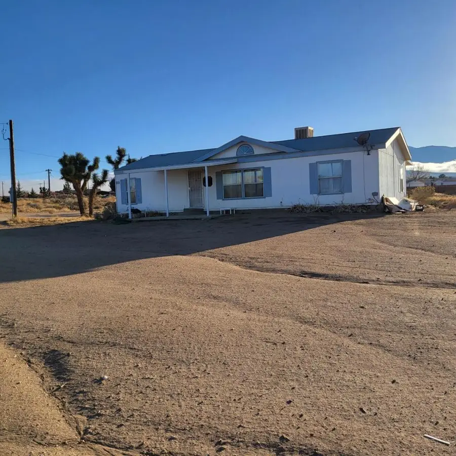 9572 Smith Road, Phelan, CA 92371 - #3