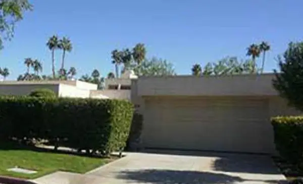 2433 Los Patos Drive, Palm Springs, CA 92264