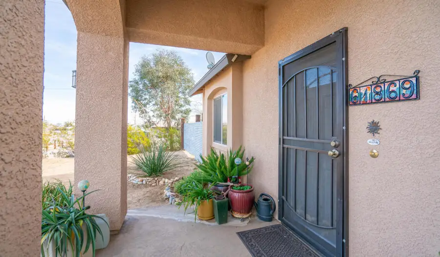 61869 Grand View Circle, Yucca Valley, CA 92284 - Image #2