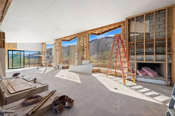 1133 W Dolores Court, Palm Springs, CA 92262