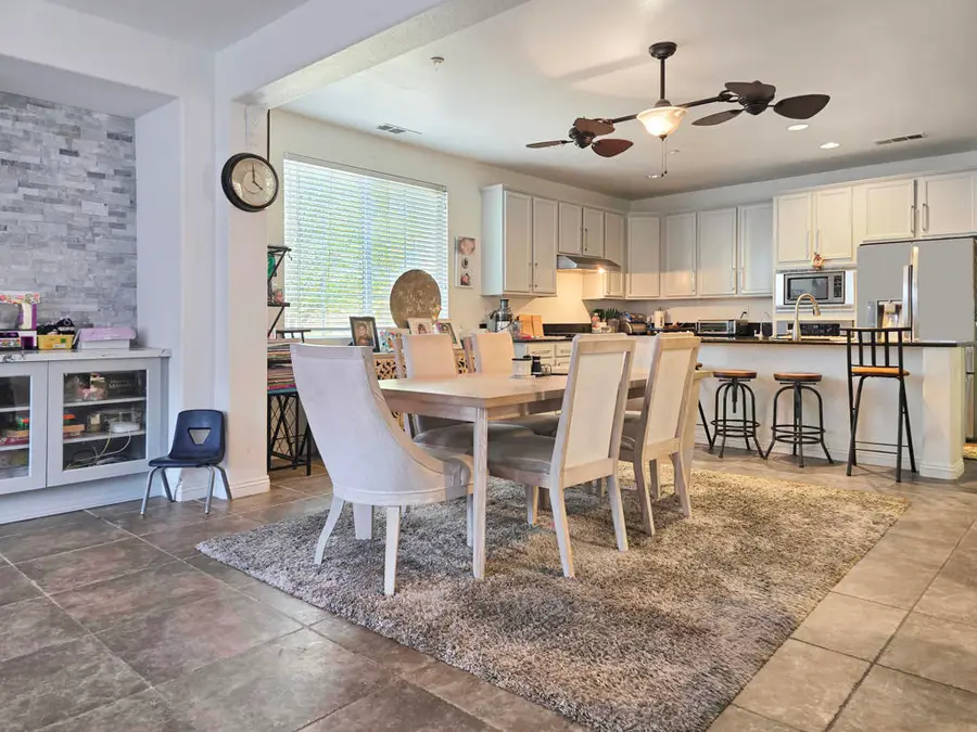 5015 Thornberry Way, Fontana, CA 92336 - Image #3