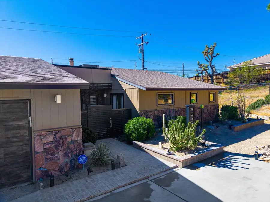 7674 Rockaway Avenue, Yucca Valley, CA 92284 - #3