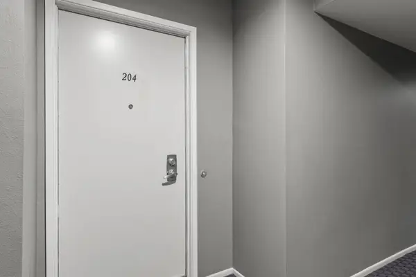 1490 S Camino Real 204, Palm Springs, CA 92264