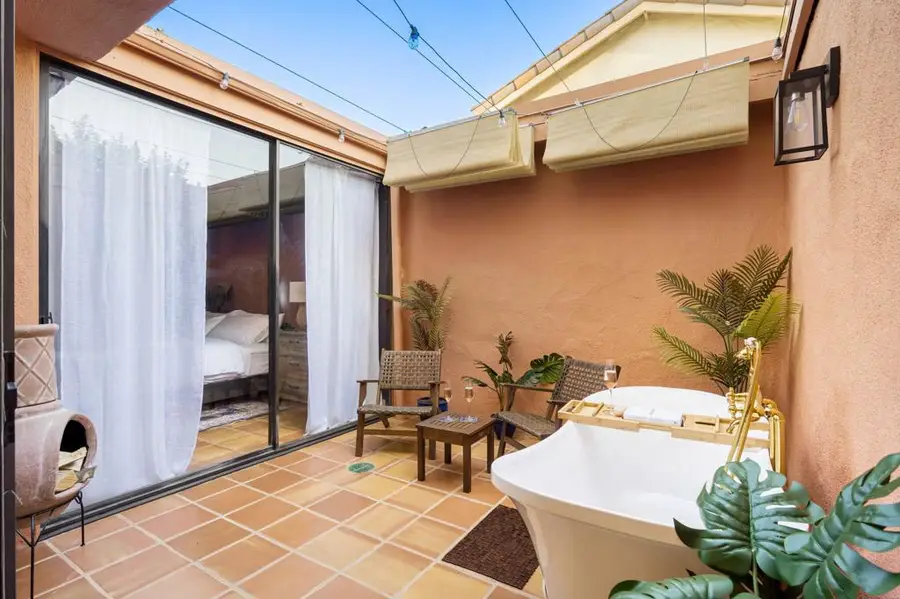 298 San Vincente Circle, Palm Desert, CA 92260 - #3