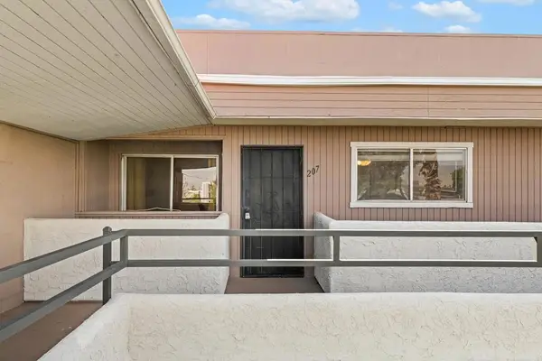 420 N Villa #207, Palm Springs, CA 92262