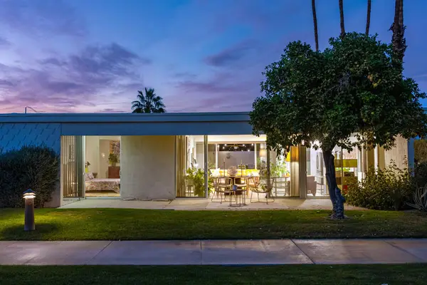 338 Desert Lakes Drive, Palm Springs, CA 92264