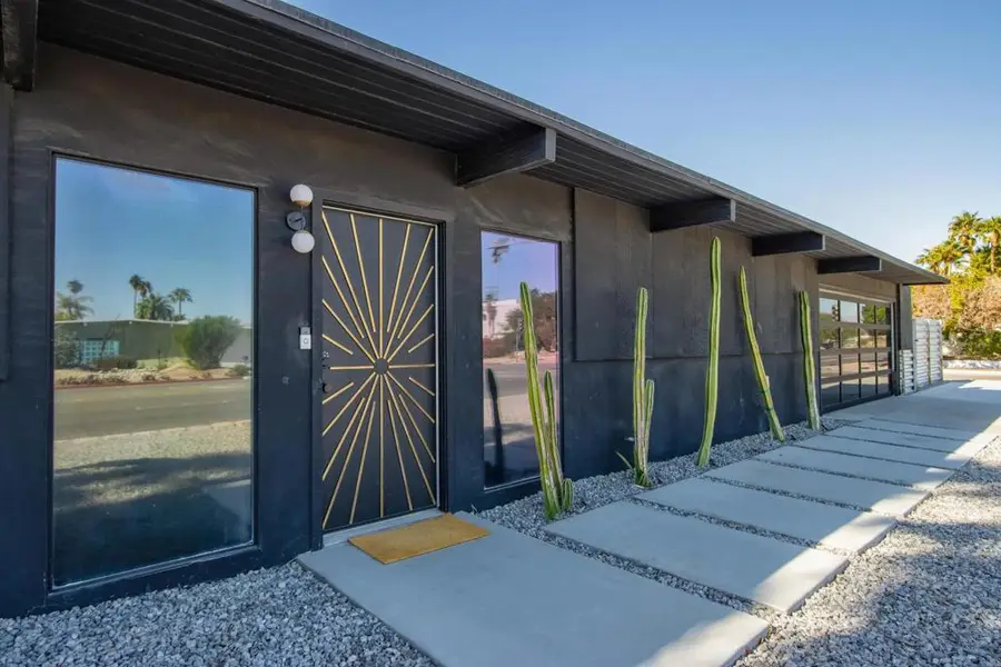 697 N Farrell Drive, Palm Springs, CA 92262 - #2