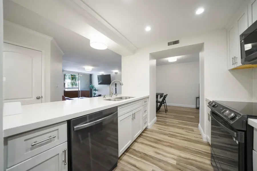 600 W 9th Street #305, Los Angeles, CA 90015 - #3