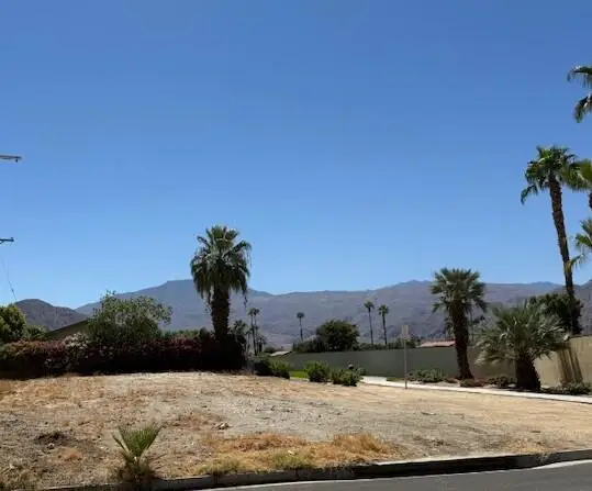 2 Sagebrush Ave, La Quinta, CA 92253