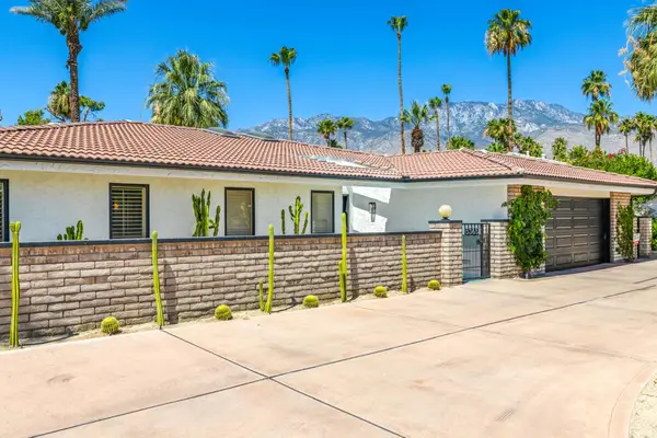 5365 E Cherry Hills Drive, Palm Springs, CA 92264