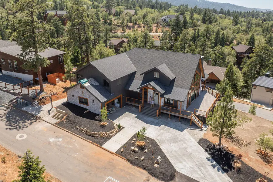 1681 Tuolumne Road, Big Bear City, CA 92314 - #3
