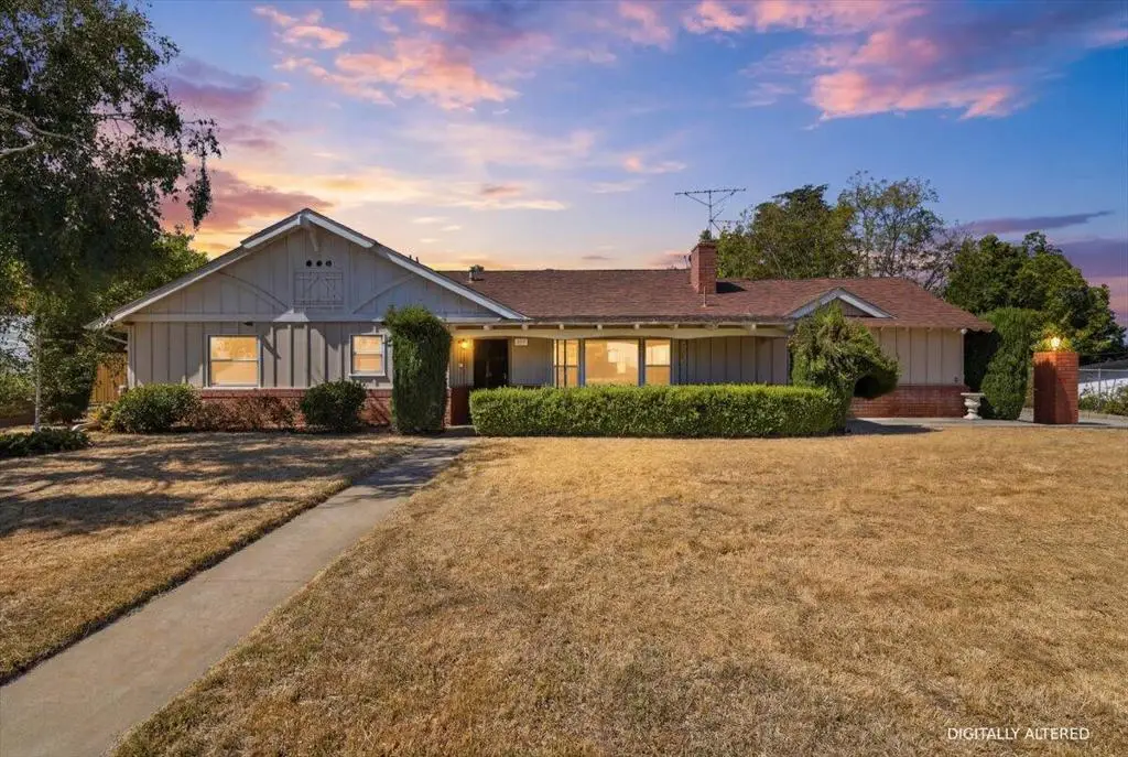 230 E Sunset Drive N, Redlands, CA 92373 - #1