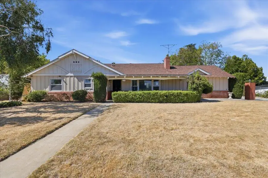 230 E Sunset Drive N, Redlands, CA 92373 - #2