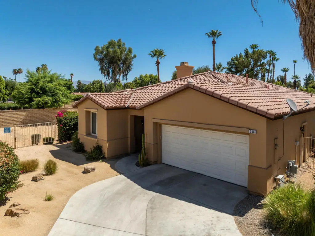 240 Paseo Vista Circle, Palm Desert, CA 92260 - #1